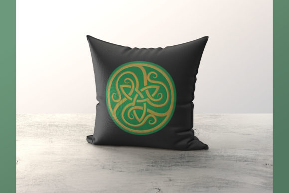 Celtic Circle: A Designer’s Sweatshirt Review